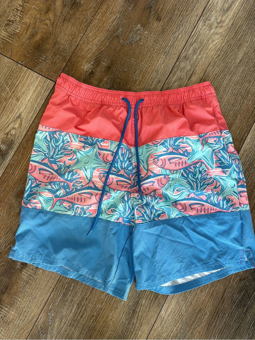 Men’s vineyard vines swim shorts